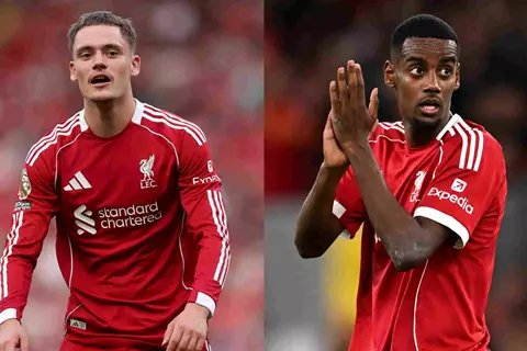 سلوت يكشف سبب جلوس فيرتز وإيزاك على مقاعد بدلاء ليفربول أمام إيفرتون